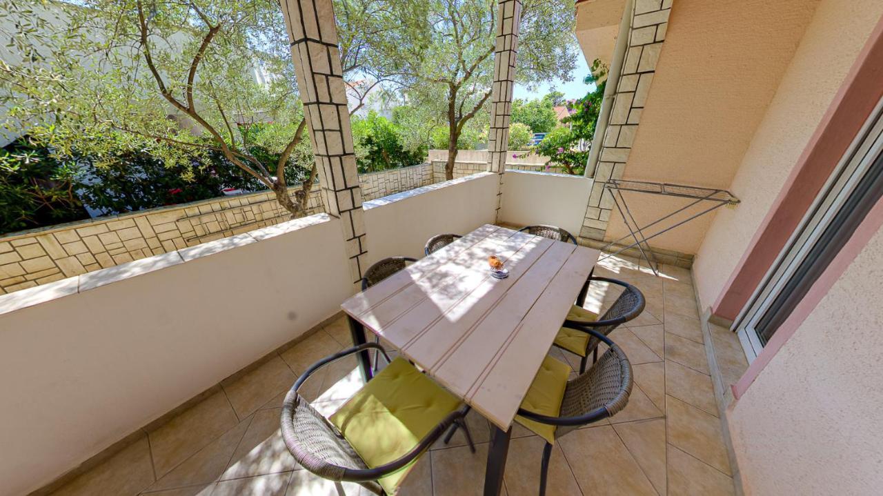 Apartmani Nena Povljana Exterior foto